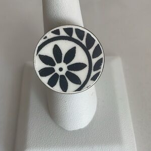 Flower Ring, White & Black Metal With Floral Pattern Size 8, Cute Statement Ring